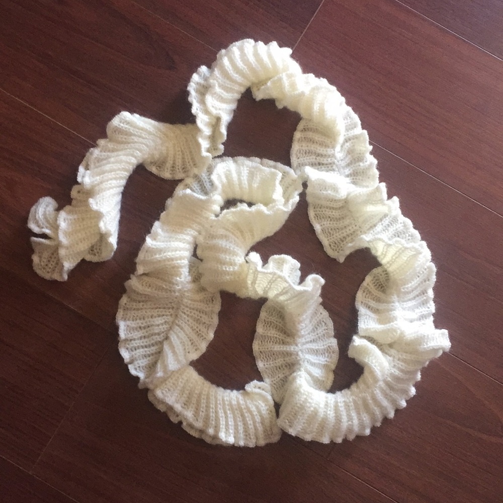 Crochet ruffle scarf